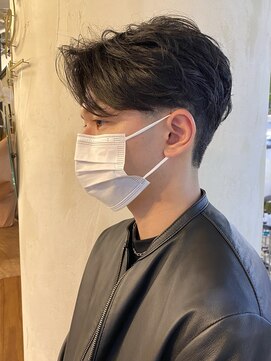 レーヴス(REVES) 前下がりクール毛流れセンターパート