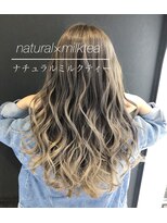 バトー(bAteAu)&nbsp;シルバー、グラデーション、インナー、エクステ、ハイライト