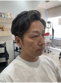 グレイヘアが映える　イケオジメンズカット　人生初パーマ