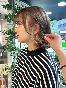 ヘアーアンドメイク ビス(HAIR&MAKE bis) インナーカラー/ミルクティーベージュ【黒田あさみ】
