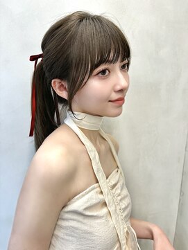 グロー 大宮(GLROW) 顔まわりカット　小顔　レイヤー　オリーブベージュ