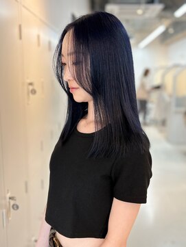 シダ(sida SAIIN) 【高城】10代20代艶髪ストレートブルーブラック