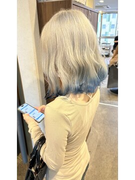 サミット ウル(SUMMIT ulu.) ホワイトカラー×ブルーエンドカラー