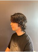 大人の抜け感を演出する◎カジュアルウルフパーマ/黒髪