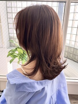 ミリア(MILIA) 20代30代40代大人おしゃれ女子のウルフヘア