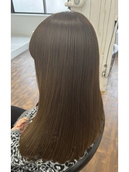 ヤイ(Yhai)の写真/ナチュラルなストレートも、クセとうねりを味方に。髪の悩みを解消し、美しいストレートヘアへ＊