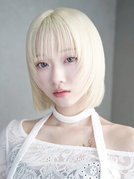 アルバム 池袋(ALBUM) ホワイトベージュ前髪カット顔周りレイヤーボブ_F30958