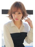 大人ふんわり小顔　外ハネ　ショート