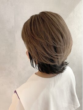 アイディール(:ideal) 20代30代40代☆パールベージュ×ウルフスタイル