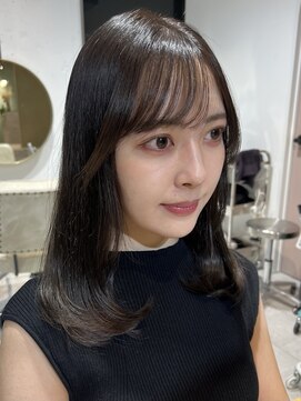 ティア(Tia.) (韓国風/くびれヘア/縮毛矯正/前髪/韓国レイヤー/小顔)