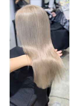 メリー オオサカ(Merly Osaka) 海外系ブロンドベージュ