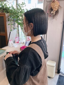 スアバイキキ(SuA by kiki.) 黒髪/グレーベージュ/レイヤーロング/前髪パーマ[千葉]