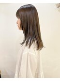 透明感と軽さたっぷりのレイヤーロングヘア