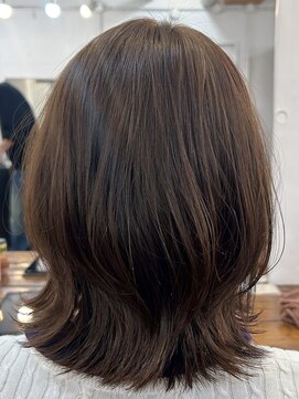 ファルベ(Farbe) 簡単で綺麗に見えるワンカールレイヤーカットオリーブ