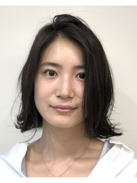 ビュートリアム 梅田(BEAUTRIUM) 外ハネロブ/シースルーバング/くびれヘア/韓国/顔周り/梅田/大阪