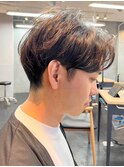 〈○18〉センターパートアップバングツーブロックメンズスパイラ