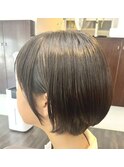 耳かけショートボブ