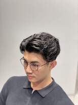 グルーマーズトウキョウ 渋谷店(GROOMER/S TOKYO)&nbsp;ラルフカール リバースセンターパート 刈り上げセンターパート