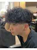 スペインカール ツイストスパイラル眉カットメンズパーマ