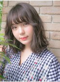 人気のグレージュカラーで透明感を