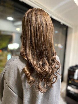 フツーロ 栄(FUTURO) プルエクステ