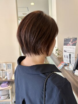 ホリスティックビューティーファミリア 綺麗めショートボブ