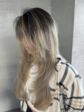 トゥイン 八王子(TWIN) 地毛ハイライトフェイスフレーミングレイヤーカット海外ヘア