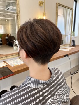 エイチ ヘアアンドメイク(eich hair&make) 40代50代に人気◎大人の刈り上げショート