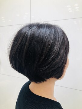 サロンドユー ベルポート本店(SALON DE U) スタイリッシュショートボブ