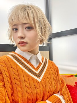 ミエル ヘア 新宿(miel hair) 大人可愛いショートボブ×プラチナベージュ