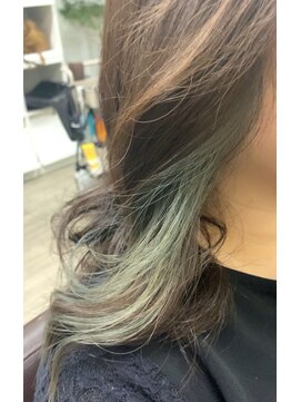 サロン ド バカラ(salon de vacala) イヤリング3ステップカラー