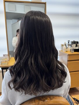 アピッシュ シェリ(apish cherie) アイロンで巻いたみたいコテ巻き風パーマ