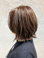 マノハル(MANOHARU)&nbsp;白髪ぼかしハイライト外ハネ簡単ミディアム