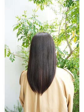 チェロ(CHERO) ★美髪ストレートヘア＃モテ髪＃BYKARTE＃艶カラー