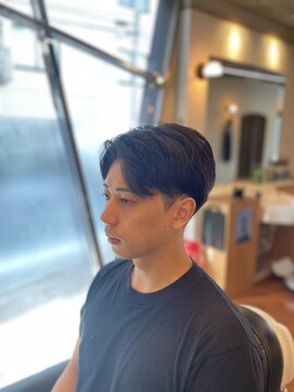 ゼロスバーバー(0's BARBER SHOP) ニュアンスパーマメンズパーマフェザーツーブロ