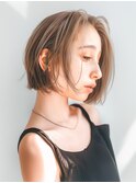 ショートボブ/レイヤーボブ/前下がりボブ/ベージュ/大人ボブ