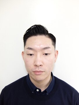 メリケンバーバーショップ トーキョー(MERICAN BARBERSHOP TYO) メンズカットフェードサイドパート