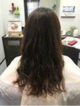 髪や充 ユルウェーブ