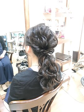 ロカット サロン(Roquat Salon) ロングローポニーアレンジ 【ヘアアレンジ 立川/立川南口】