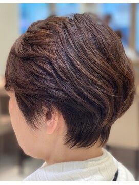 アッシュ 永福町店(Ash) トップにふんわりパーマショート