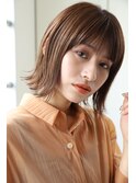 ピンクブラウンカラー×外ハネ切りっぱなしボブ