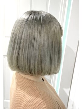マティーナ ヘアー 池袋(Matina hair) 【切りっぱなしボブ×ホワイト】