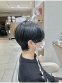 【黒髪でも垢抜けられる】ハンサムショート