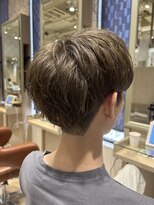 ビス リアン 川口店(Vis lien)&nbsp;刈り上げ／センターパート／グレージュ／ツーブロック