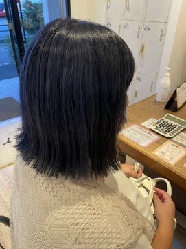サラ(sarah) 切りっぱなしボブ