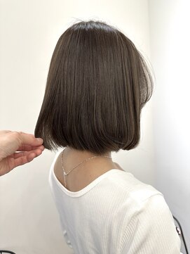 リリアーナ(LILIANA) 池袋 イルミナカラー 切りっぱなし ボブ ベージュカラー♪