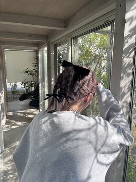 ニーノ(Nino) 三つ編みリボンヘア