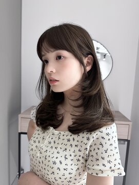 ミンクスオーバー(MINX OVER) イメチェン／似合わせカット/グレージュ／大手町