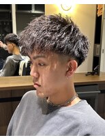フリークバーバーショップ 河原町三条店(FREAK BARBER SHOP)&nbsp;黒髪短髪縦落ちツイストスパイラルパーマスキンフェード