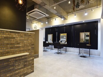 オーラ(ora'93)の写真/《＊口コミ多数》少人数サロンならではの居心地の良さ＊上質、かつ落ち着いて話せるプライベートサロン◎